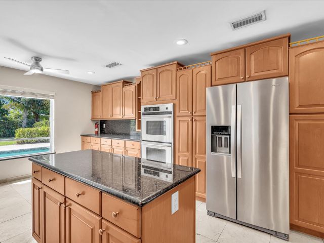 Продажа дома по адресу 7222 Carmel Court - фото 6503919