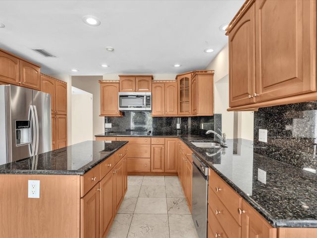 Продажа дома по адресу 7222 Carmel Court - фото 6503921