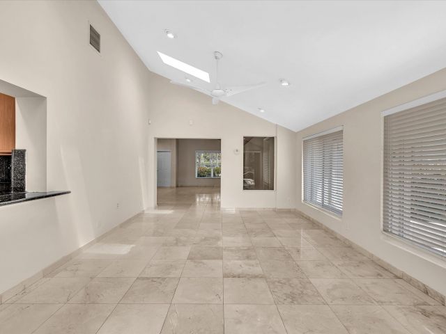 Продажа дома по адресу 7222 Carmel Court - фото 6503923