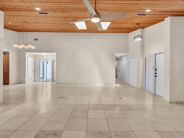 Продажа дома по адресу 7222 Carmel Court - фото 6503930