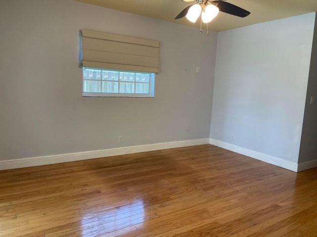 Дом в аренду по адресу 1775 SW 8th Street - фото 6503909