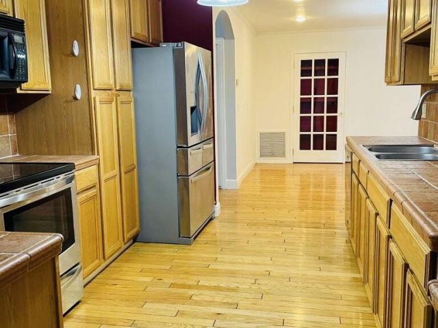 Дом в аренду по адресу 1775 SW 8th Street - фото 6503915