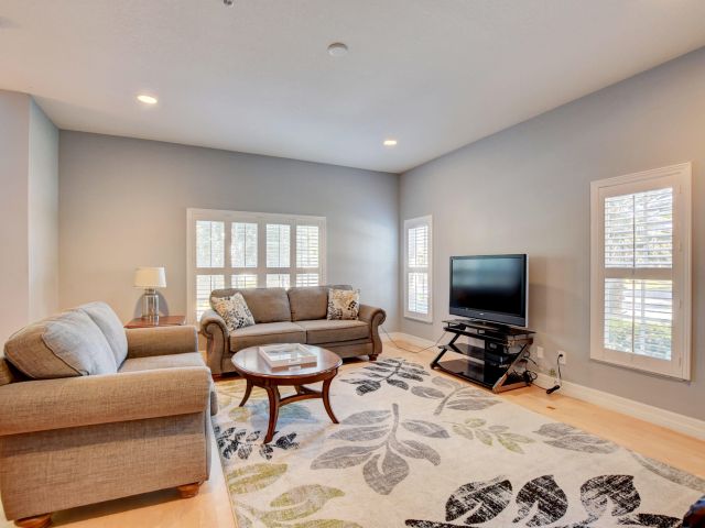 Дом в аренду по адресу 290 NE 5th Avenue 1 - фото 6505017