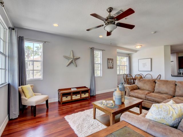 Дом в аренду по адресу 290 NE 5th Avenue 1 - фото 6505020