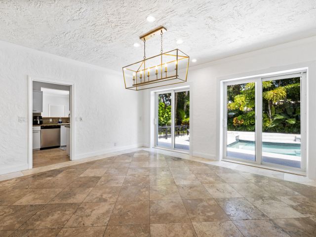 Дом в аренду по адресу 247 Plymouth Road - фото 6506383