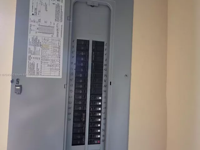 Продажа дома по адресу 343 S 190th St - фото 6537343