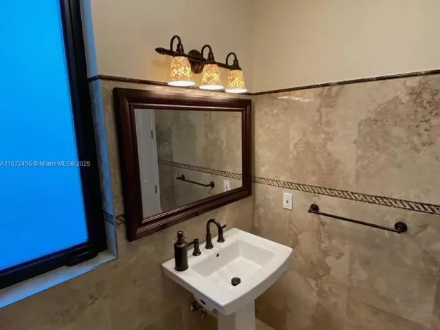 Продажа дома по адресу 343 S 190th St - фото 6537345