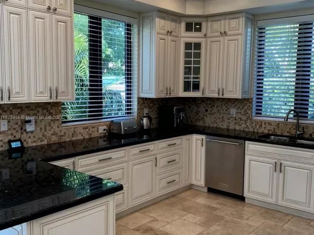 Продажа дома по адресу 343 S 190th St - фото 6537349