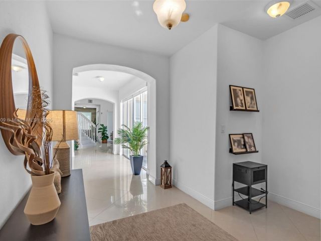 Продажа дома по адресу 8467 NW 110th Pl - фото 7433101