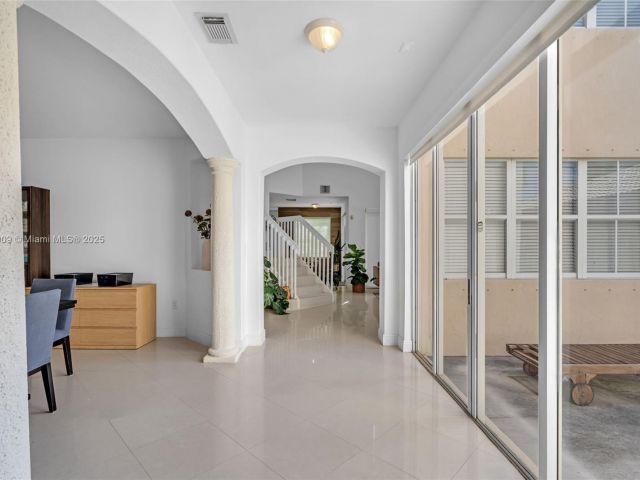 Продажа дома по адресу 8467 NW 110th Pl - фото 7433102