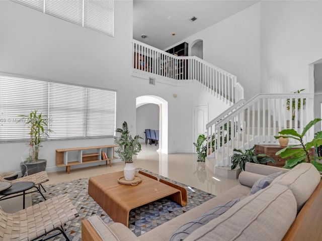 Продажа дома по адресу 8467 NW 110th Pl - фото 7433106