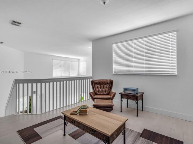 Продажа дома по адресу 8467 NW 110th Pl - фото 7433109