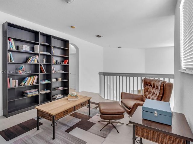 Продажа дома по адресу 8467 NW 110th Pl - фото 7433110