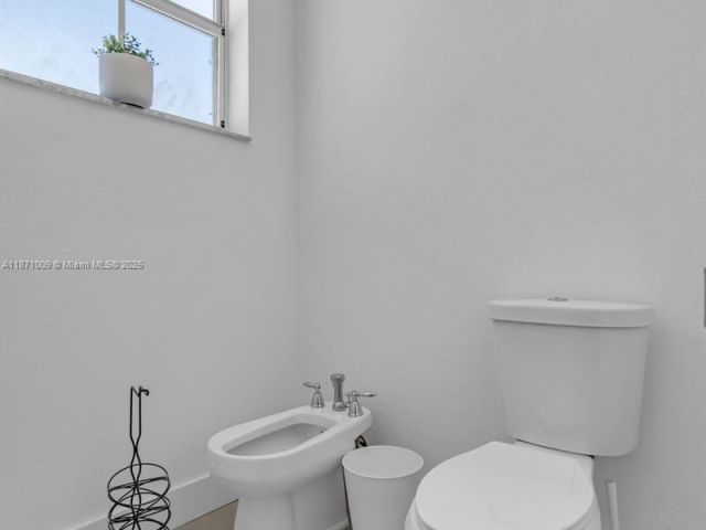 Продажа дома по адресу 8467 NW 110th Pl - фото 7433117