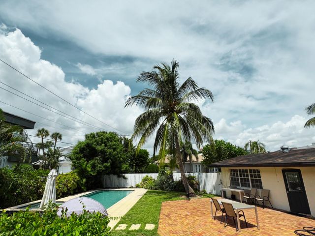 Дом в аренду по адресу 300 NE 7th Street - фото 6503607