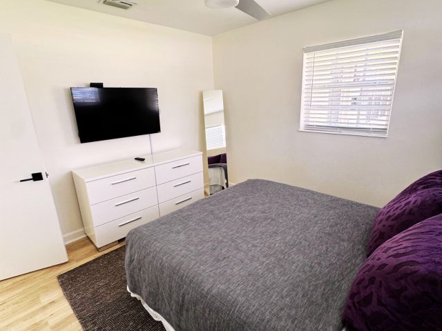 Дом в аренду по адресу 300 NE 7th Street - фото 6503614