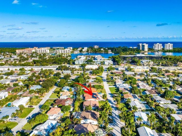 Продажа дома по адресу 451 NE 25th Terrace - фото 6537714