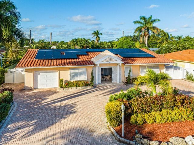 Продажа дома по адресу 451 NE 25th Terrace - фото 6537715