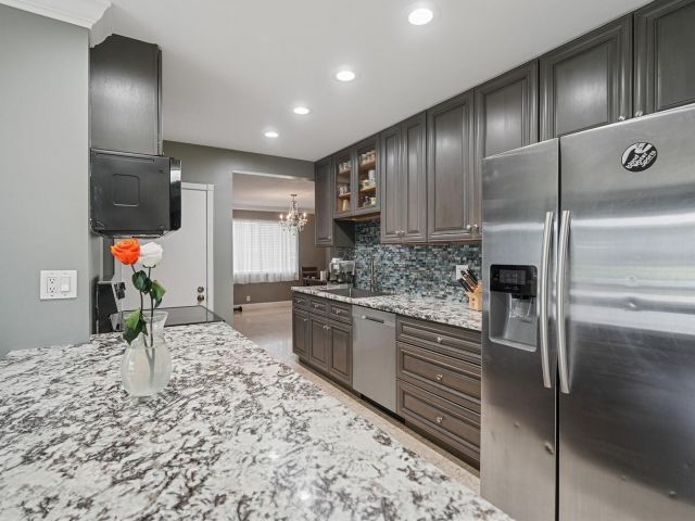 Продажа дома по адресу 257 SW 5th Street - фото 6503732