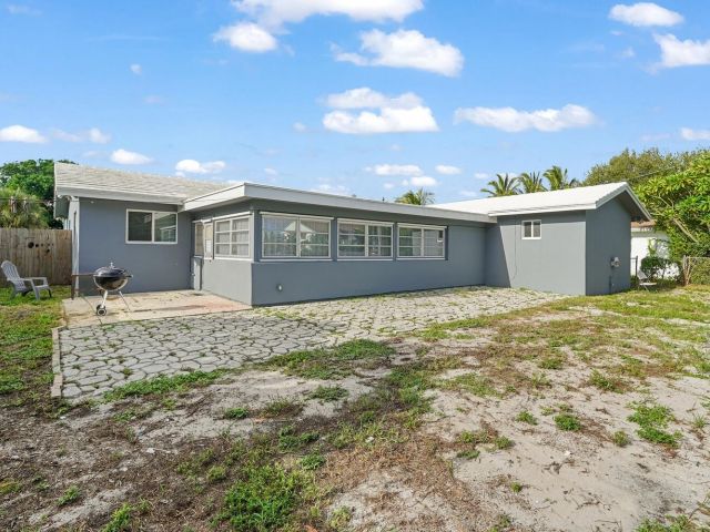 Продажа дома по адресу 257 SW 5th Street - фото 6503737