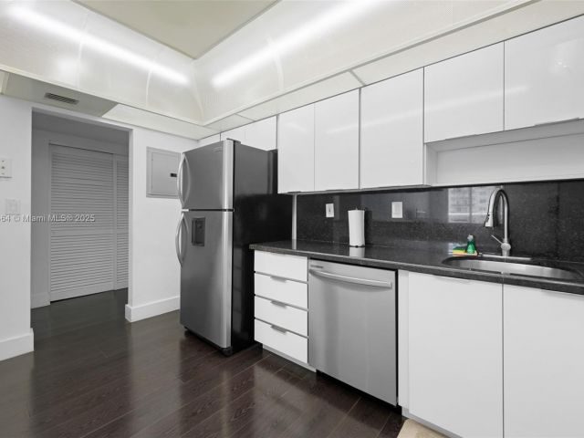 Продажа квартиры #1414 - фото 6501752