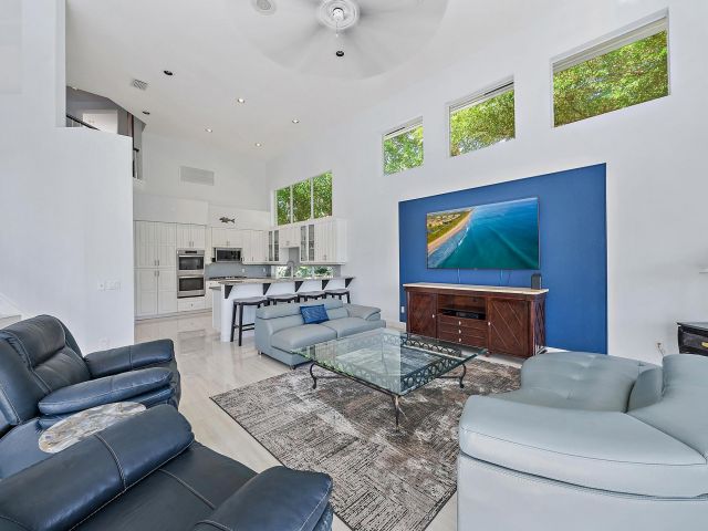 Продажа дома по адресу 8470 Egret Lakes Lane - фото 6642425