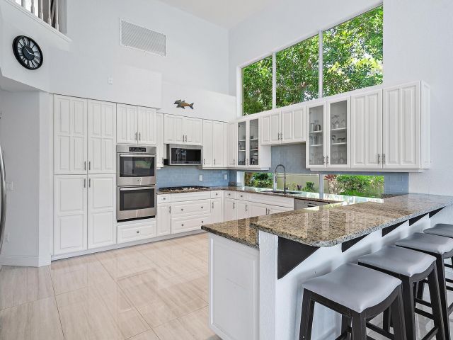 Продажа дома по адресу 8470 Egret Lakes Lane - фото 6642427