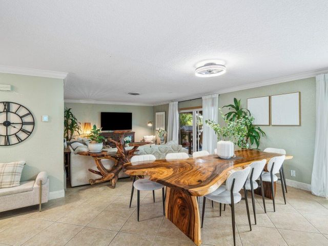 Продажа дома по адресу 401 SE 14th Avenue - фото 6510871