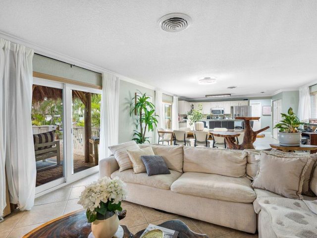 Продажа дома по адресу 401 SE 14th Avenue - фото 6510874