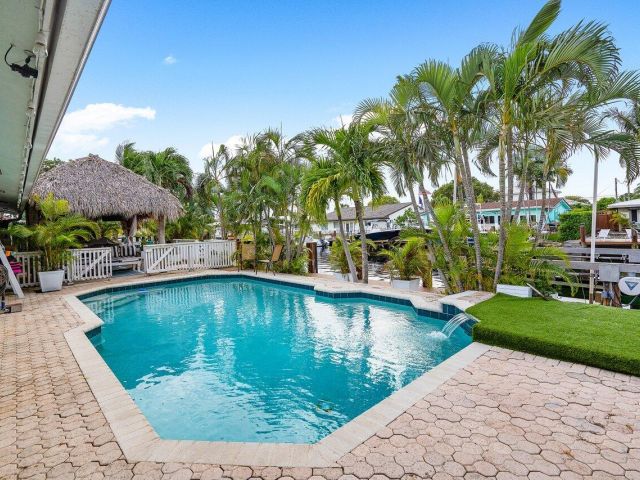 Продажа дома по адресу 401 SE 14th Avenue - фото 6510884