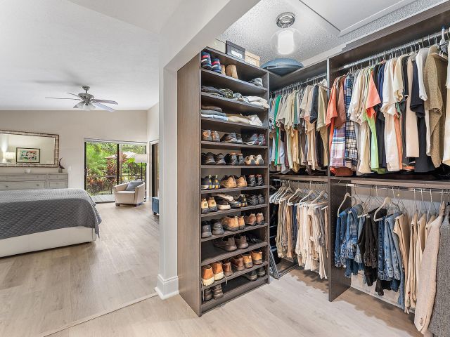 Продажа дома по адресу 21380 Bridge View Drive - фото 6503631