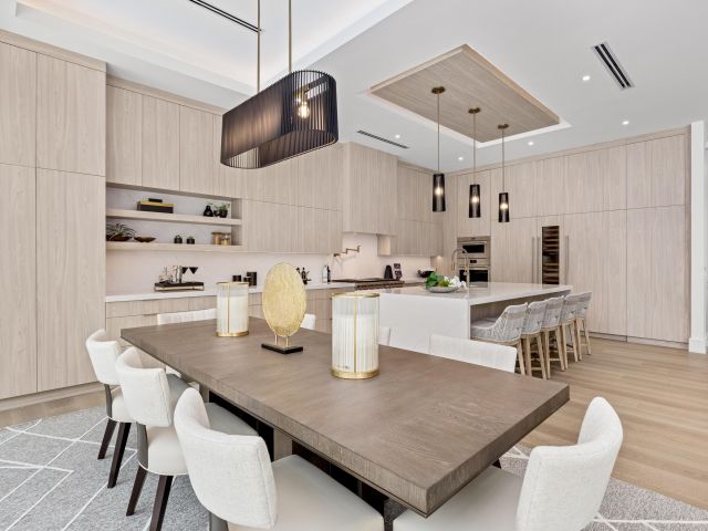 Продажа дома по адресу 212 NW 18th Street - фото 6532718