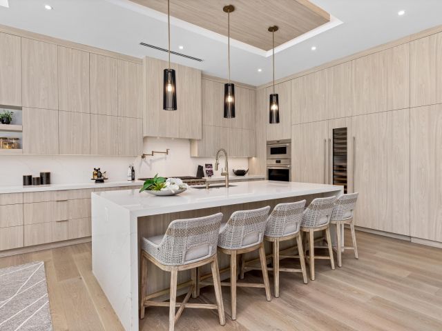 Продажа дома по адресу 212 NW 18th Street - фото 6532719