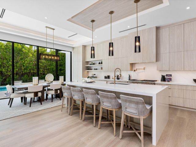 Продажа дома по адресу 212 NW 18th Street - фото 6532721