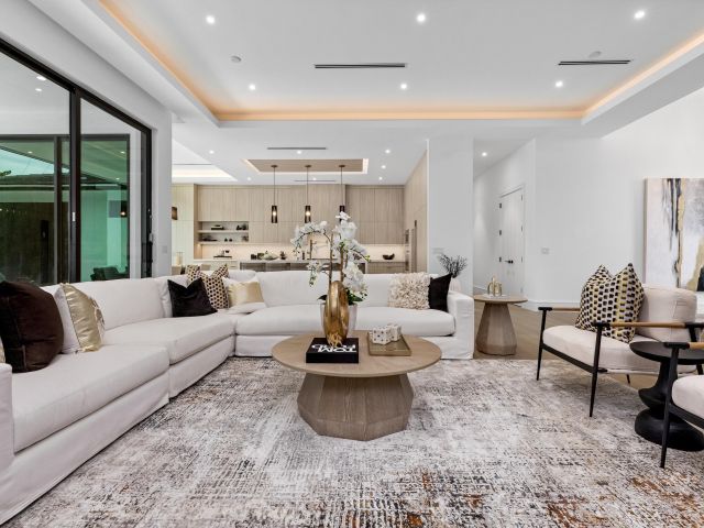 Продажа дома по адресу 212 NW 18th Street - фото 6532723