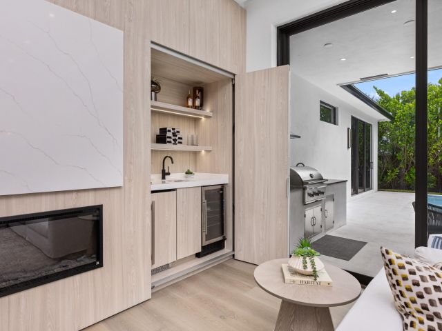 Продажа дома по адресу 212 NW 18th Street - фото 6532726