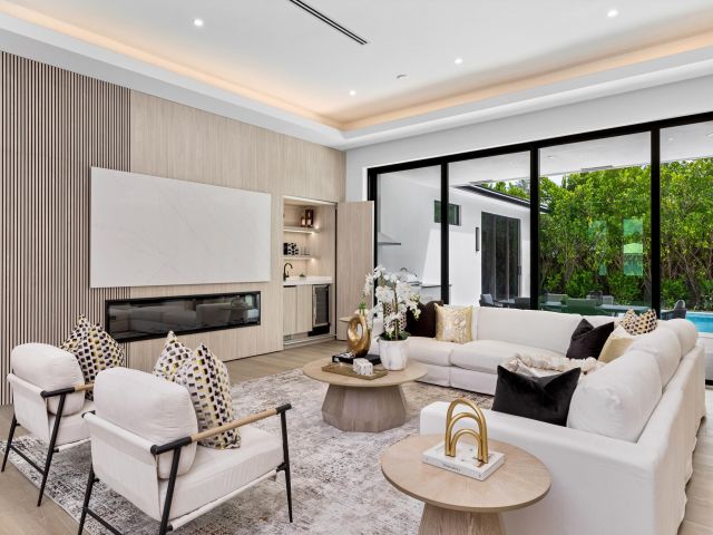 Продажа дома по адресу 212 NW 18th Street - фото 6532727