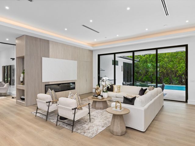 Продажа дома по адресу 212 NW 18th Street - фото 6532728