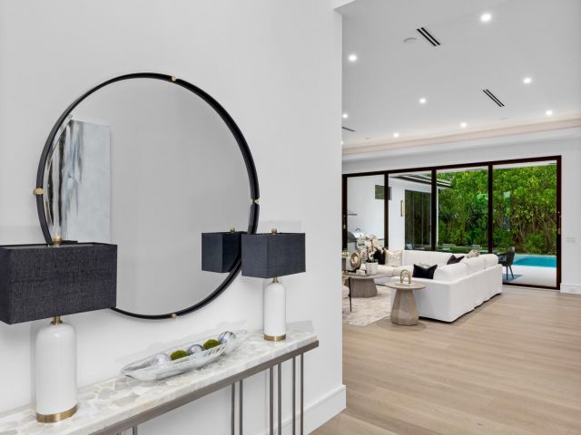 Продажа дома по адресу 212 NW 18th Street - фото 6532730