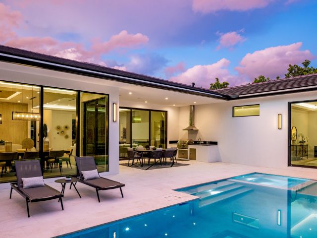 Продажа дома по адресу 212 NW 18th Street - фото 6532732