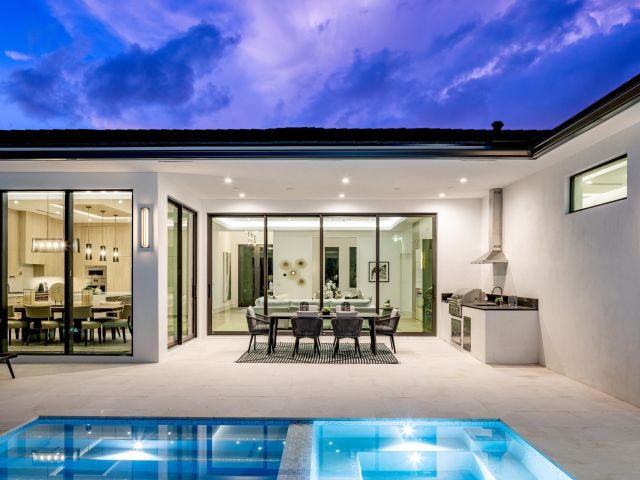 Продажа дома по адресу 212 NW 18th Street - фото 6532733