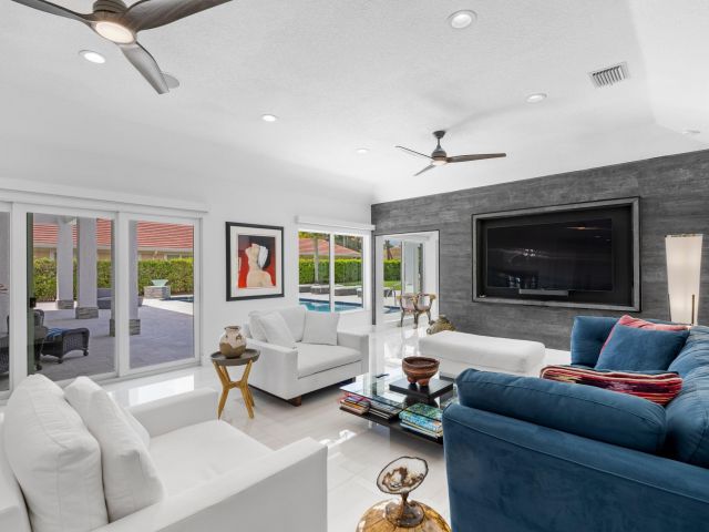 Продажа дома по адресу 2701 Tecumseh Drive - фото 6513989