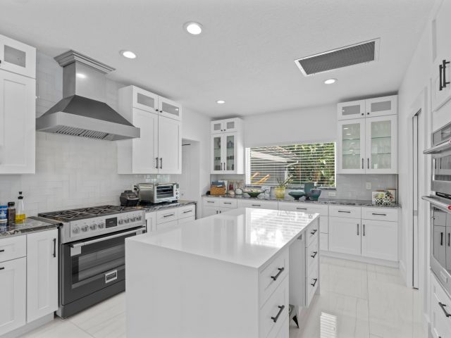 Продажа дома по адресу 2701 Tecumseh Drive - фото 6513997