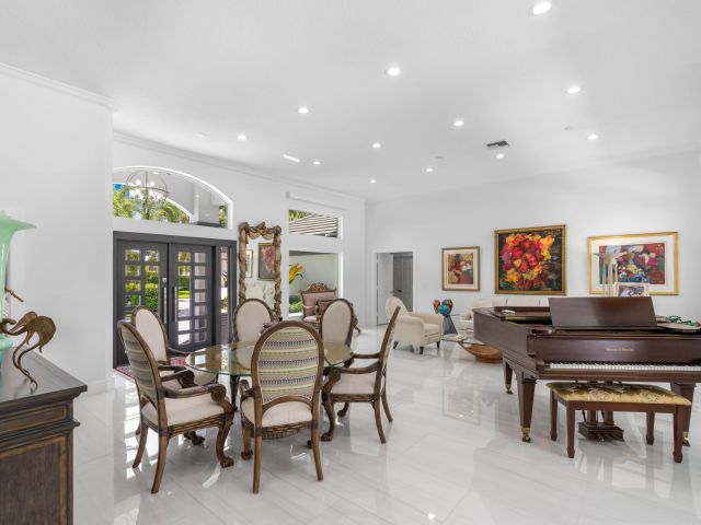 Продажа дома по адресу 2701 Tecumseh Drive - фото 6514001