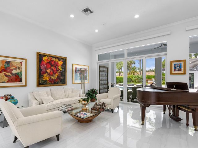 Продажа дома по адресу 2701 Tecumseh Drive - фото 6514003