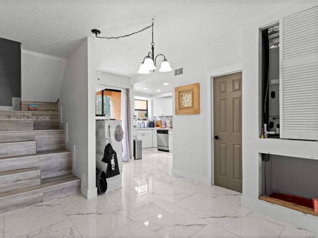 Продажа дома по адресу 949 SW 113th Ter - фото 7430359