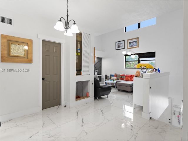 Продажа дома по адресу 949 SW 113th Ter - фото 7430362