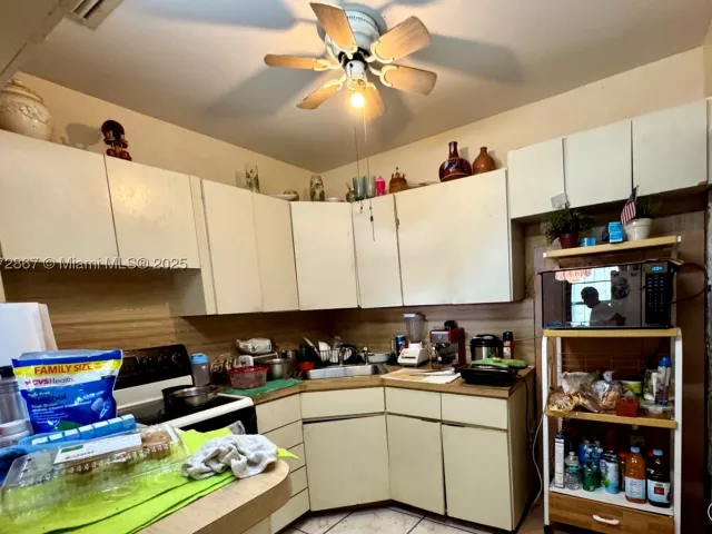 Продажа дома по адресу 2751 NW 24th Ave - фото 9385151