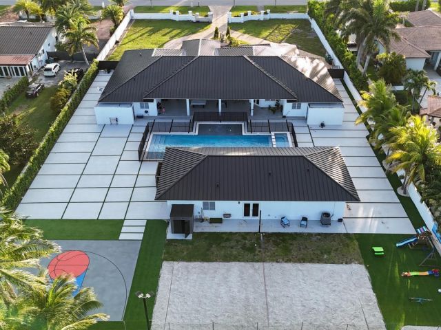 Продажа дома по адресу 365 NW 132nd Ave - фото 6533433