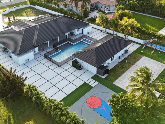 Продажа дома по адресу 365 NW 132nd Ave - фото 6533435